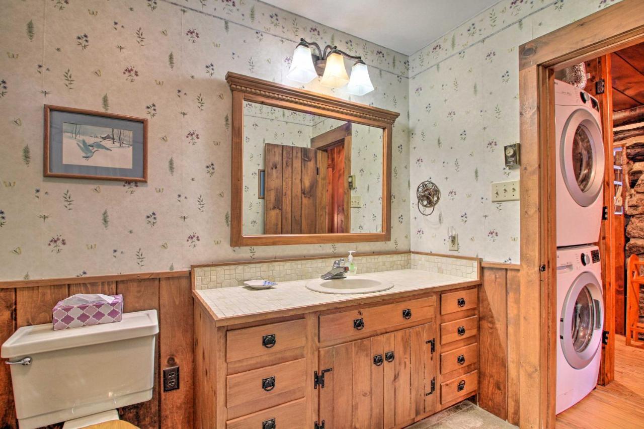 Waterfront Lake George Cabin Walk To Water Exterior photo